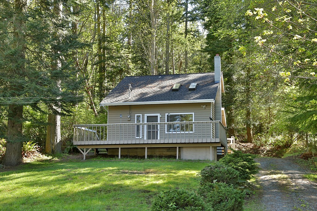 Property Photo:  4275 S Maple Ave  WA 98249 