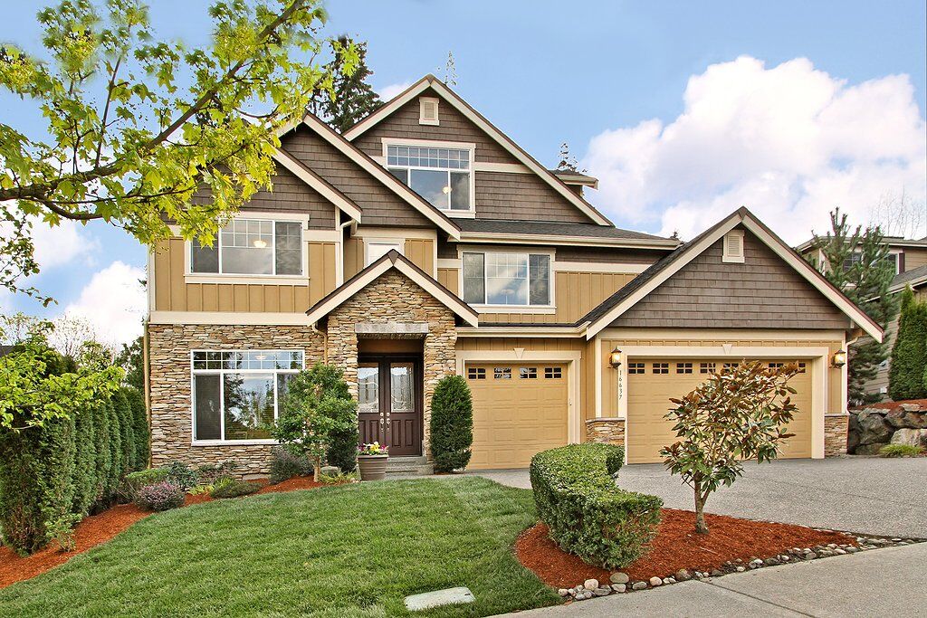 Property Photo: 16637 NE 40th Ct WA 98052