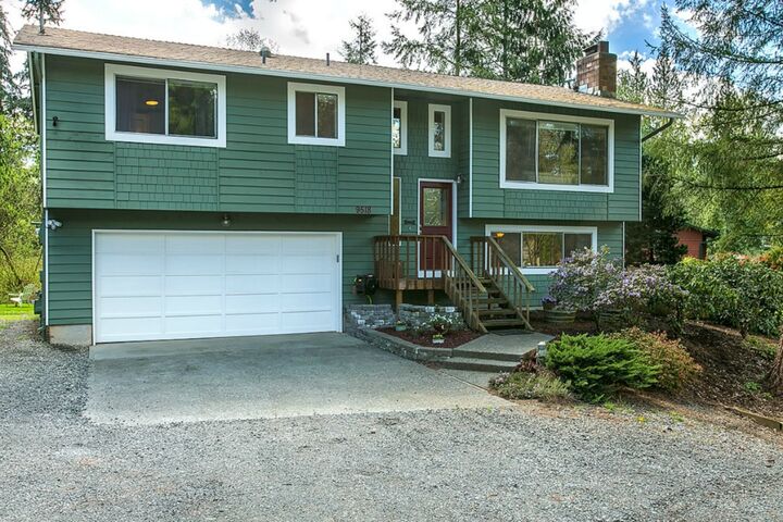 Property Photo:  9518 180th St SE  WA 98296 