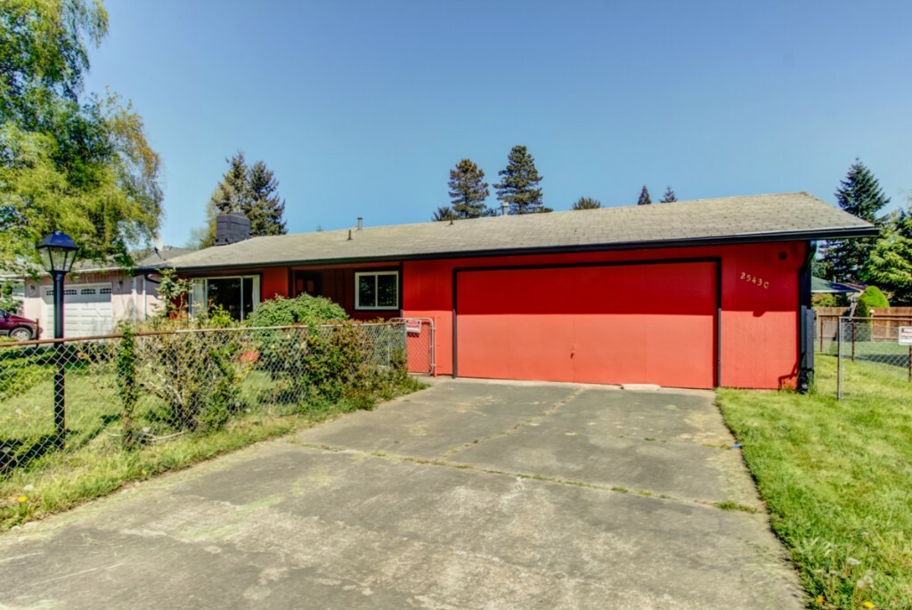 Property Photo:  25430 168th Place SE  WA 98042 