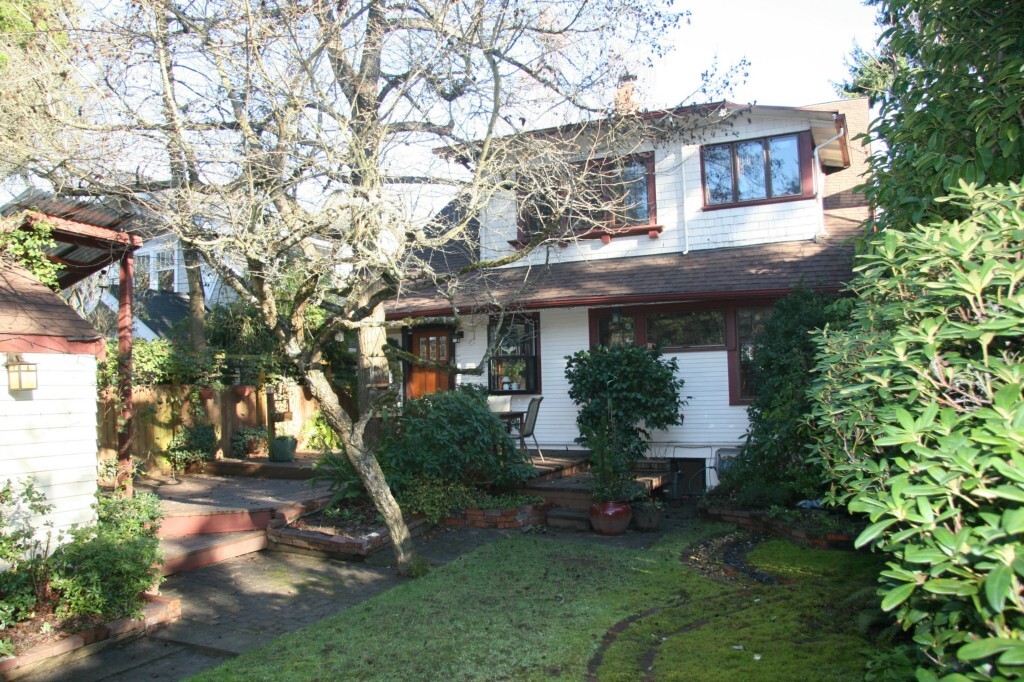 Property Photo:  1814 23rd Ave E  WA 98112 