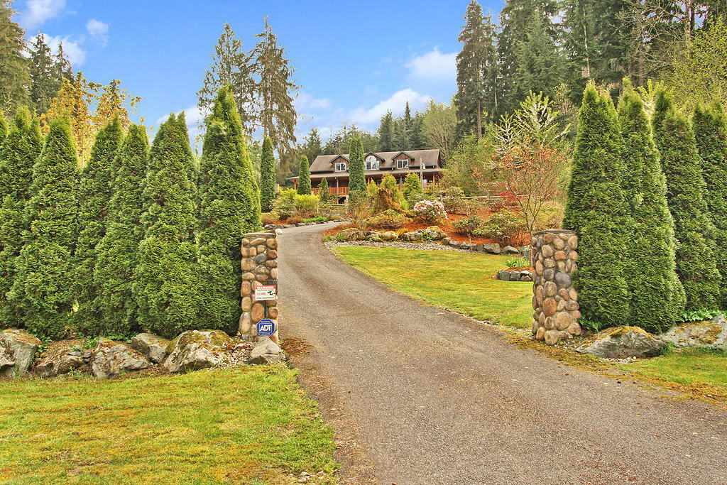 Property Photo:  24132 S Lake Roesiger Rd  WA 98290 