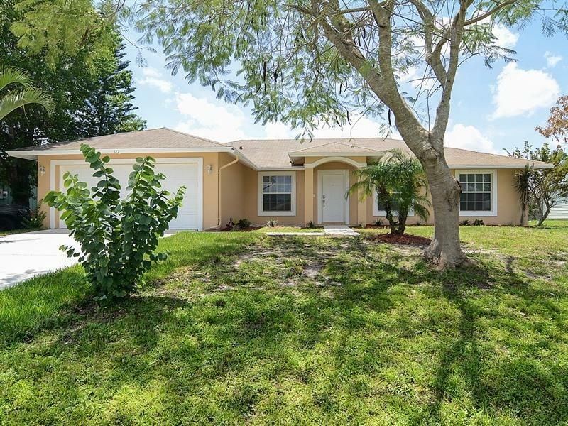 Property Photo:  572 SW Sansom Lane  FL 34953 