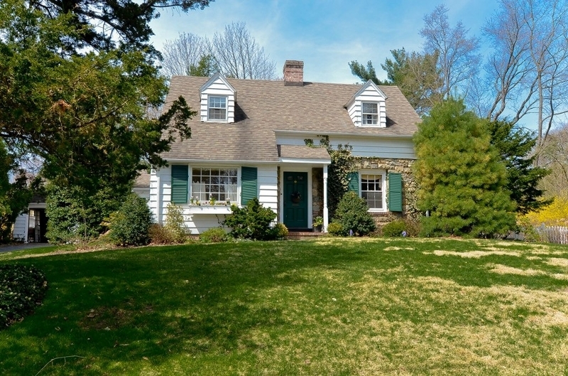 Property Photo:  605 Buena Vista Way  NJ 07481 