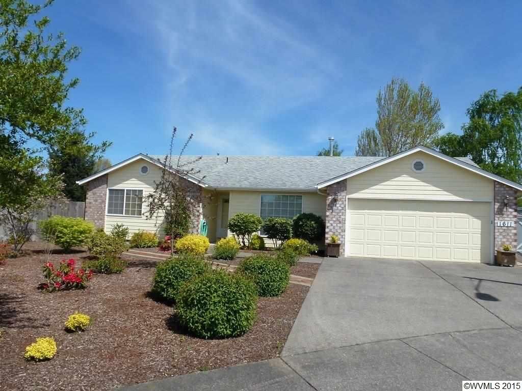Property Photo:  1611 Partridge Ct  OR 97383 
