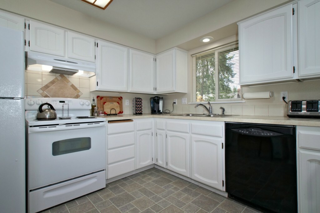 Property Photo:  630 Holly Lane  WA 98584 