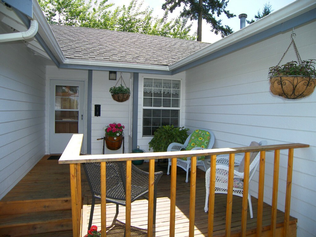 Property Photo: 1385 McLeod Rd WA 98226