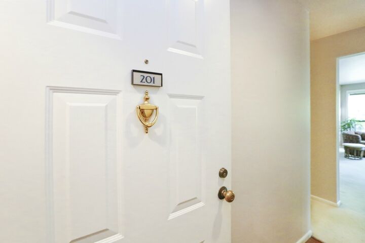 Property Photo:  6300 Sand Point Wy NE 201  WA 98115 