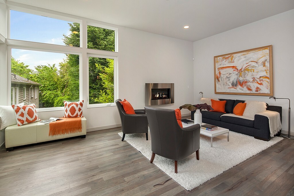Property Photo: 2608 23rd Ave W WA 98199