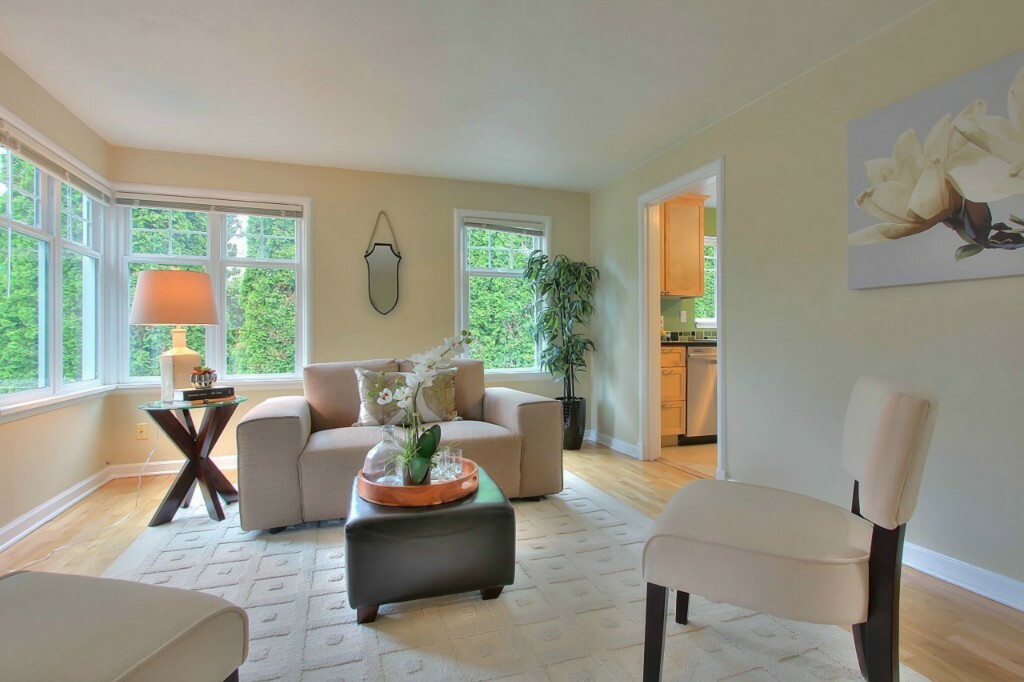 Property Photo: 3524 SW Ocean View Dr WA 98146