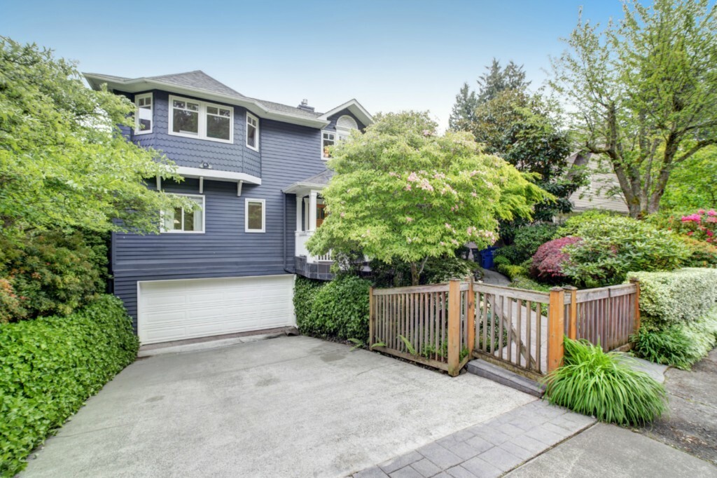 Property Photo: 820 37th Ave WA 98122