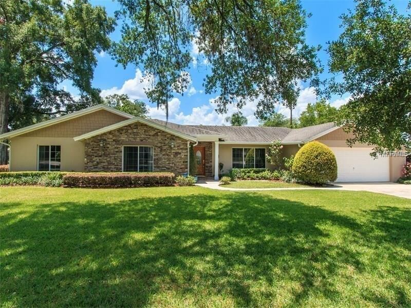 Property Photo: 1826 Banchory Road FL 32789