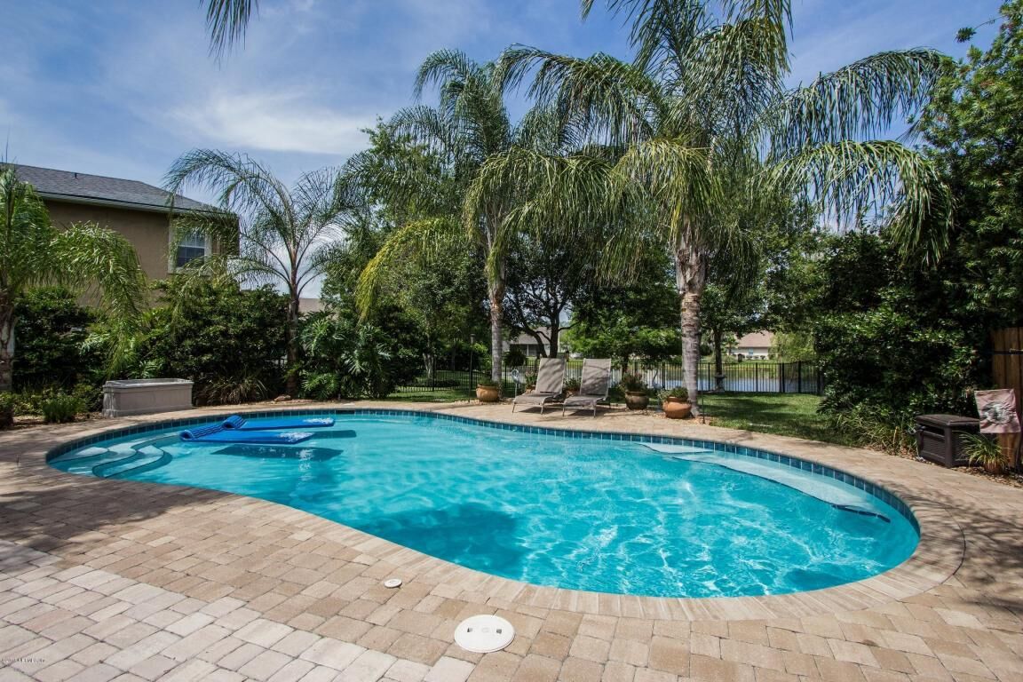 Property Photo: 1583 Waters Edge Drive FL 32003