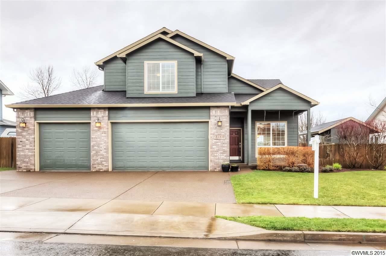 Property Photo: 1213 22nd St OR 97321