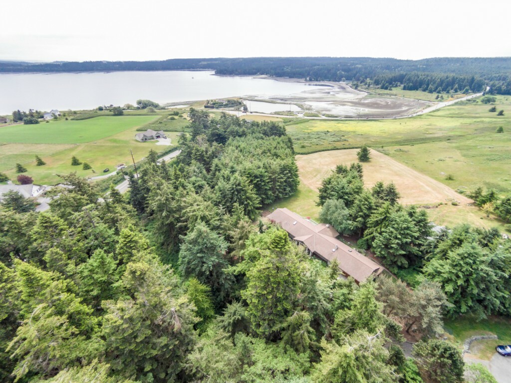 Property Photo:  2127 Skycrest Dr  WA 98239 