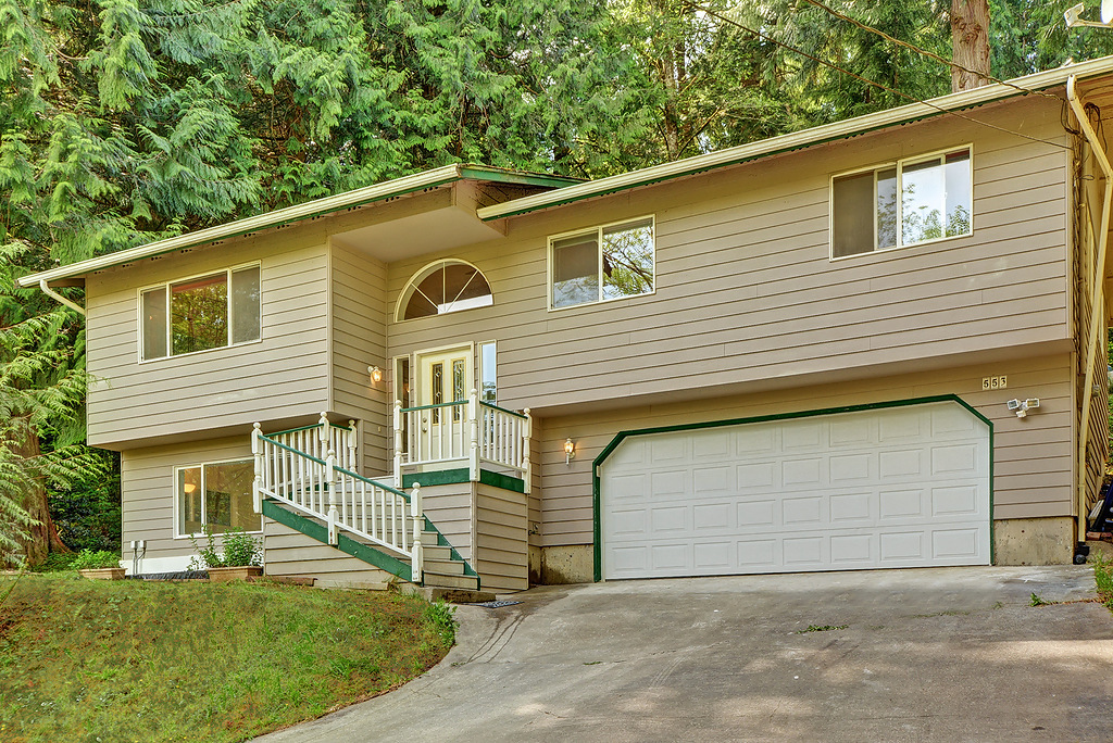 Property Photo:  553 Rainbow Dr  WA 98284 