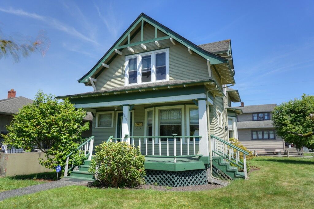 Property Photo:  1631 Oakes Avenue  WA 98201 