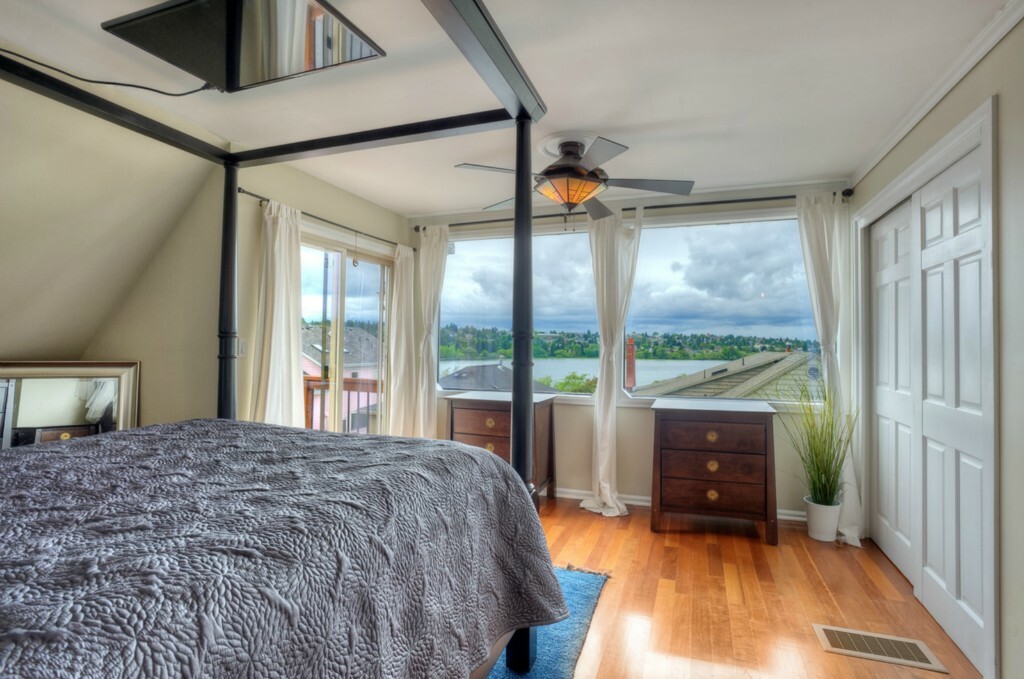 Property Photo: 5843 Woodlawn Ave N WA 98103