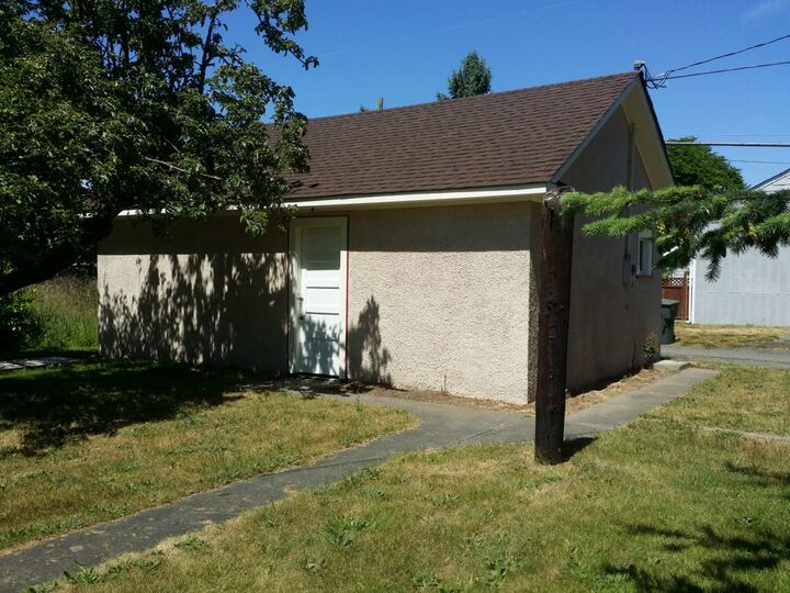 Property Photo: 519 5th St W WA 98362