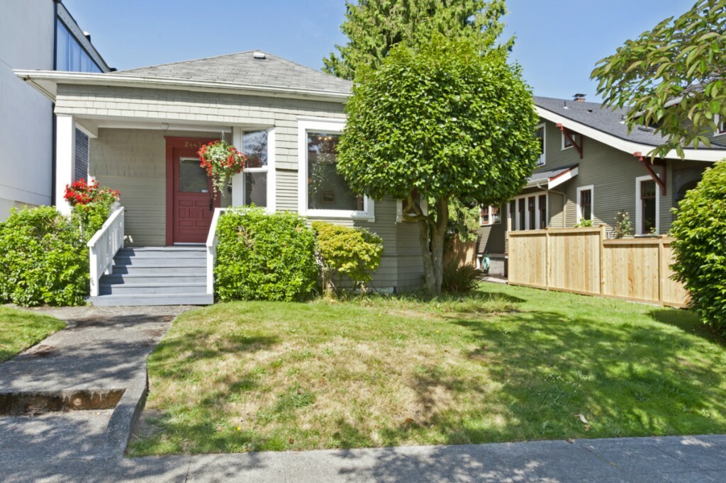 Property Photo:  2443 Queen Anne Ave N  WA 98109 
