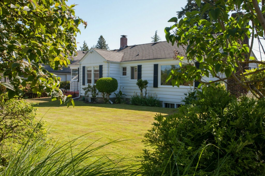 Property Photo:  6524 Berkshire Dr  WA 98203 