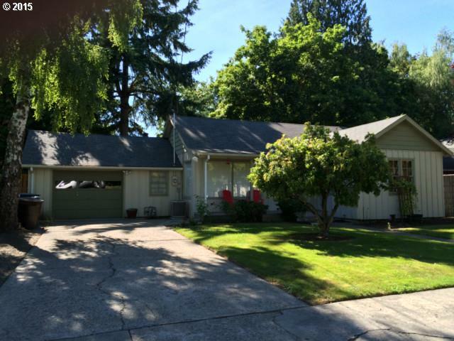Property Photo:  429 NE 5th Ave  OR 97124 