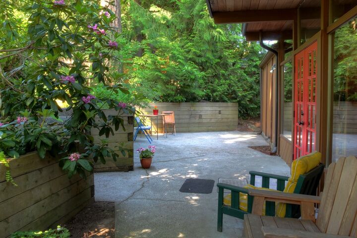 Property Photo: 3841 NE 92nd St WA 98115