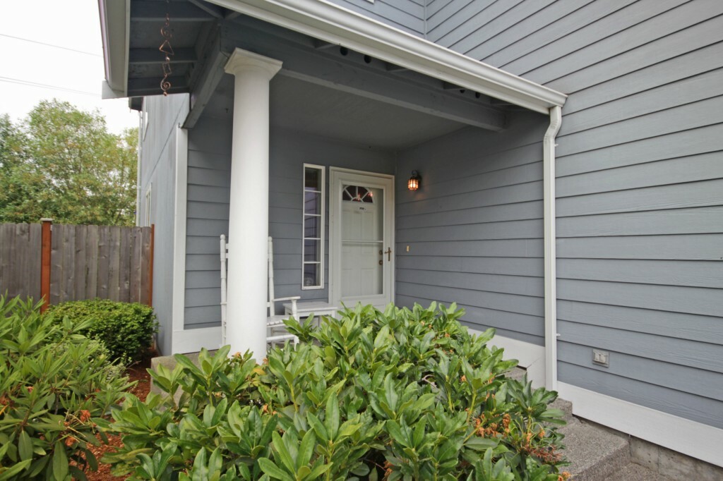 Property Photo:  220 Junction Blvd  WA 98001 