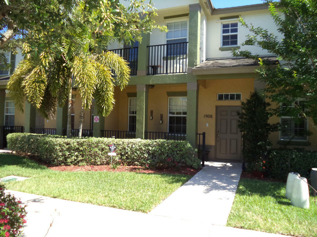 Property Photo:  1908 SE Korona Drive  FL 34952 