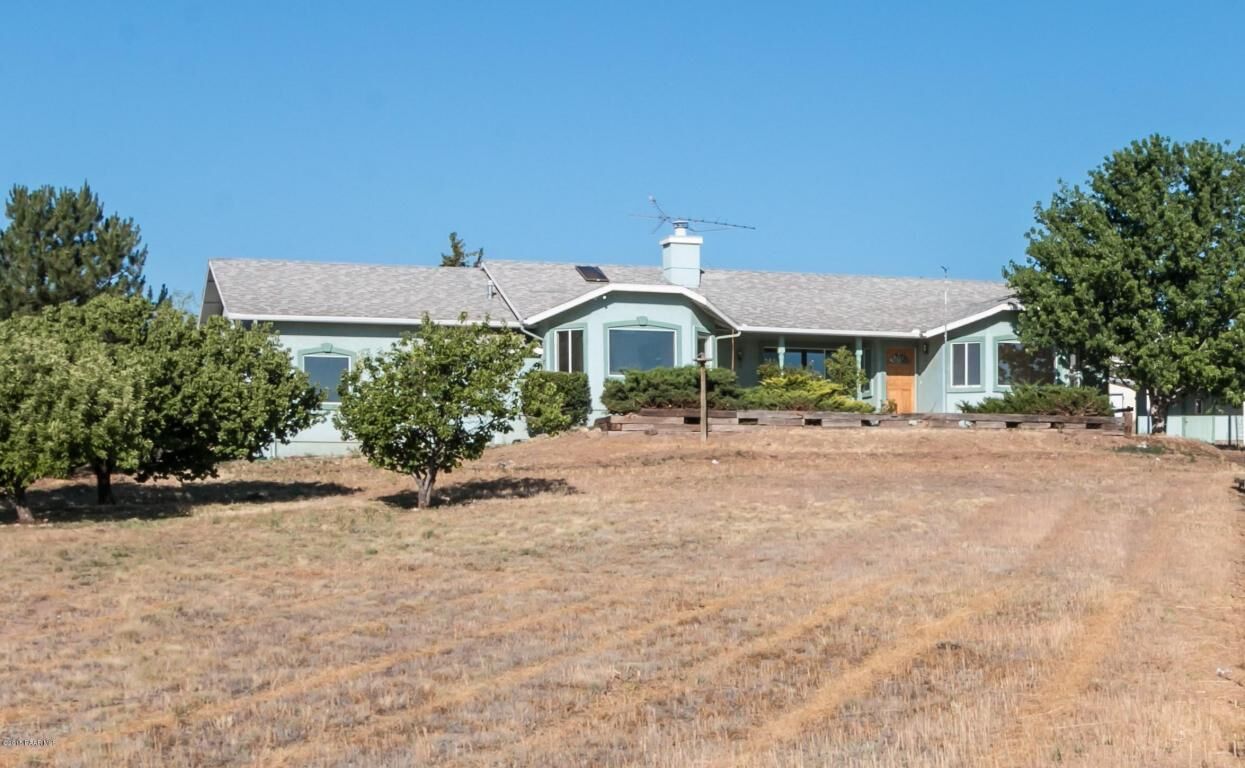 Property Photo:  148 N Sioux  AZ 86323 