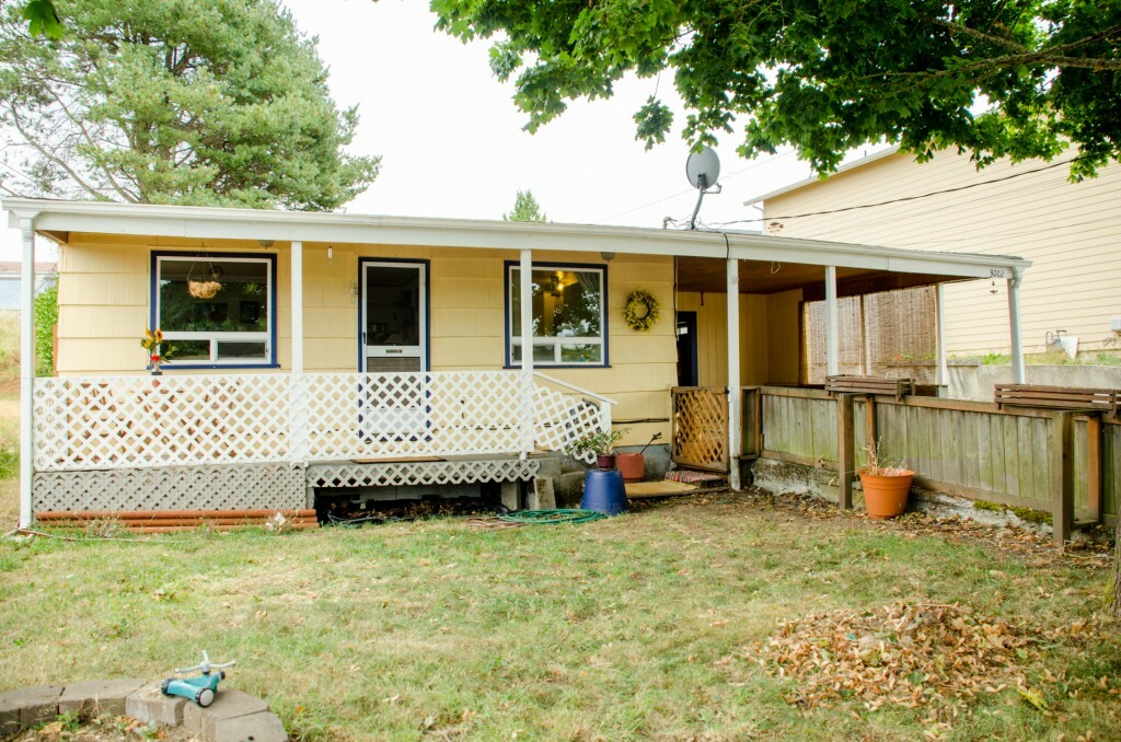 Property Photo:  3002 Eagle Ave  WA 98310 