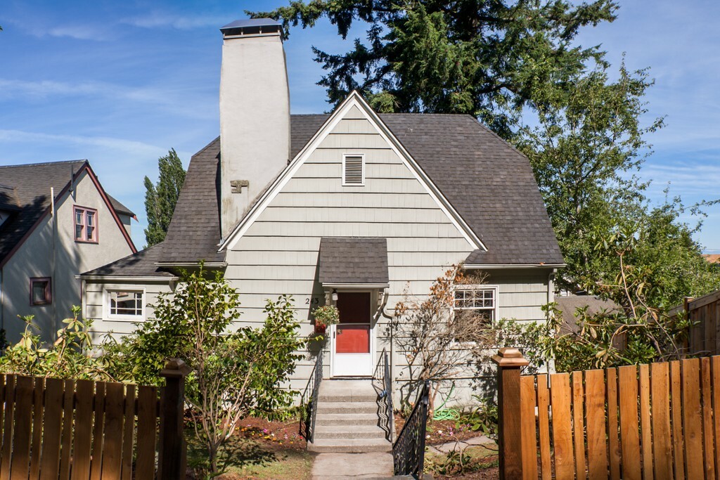 Property Photo:  243 N Garden St  WA 98225 