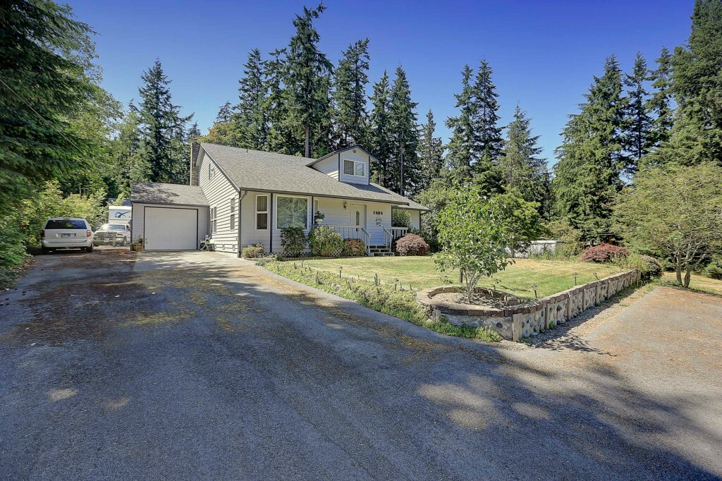 Property Photo:  1638 Aspen Dr  WA 98282 