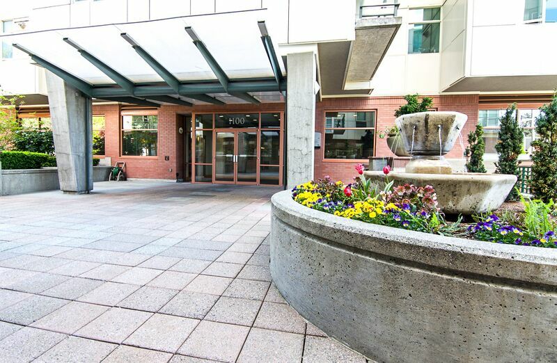 Property Photo: 1100 106th Ave NE 801 WA 98004