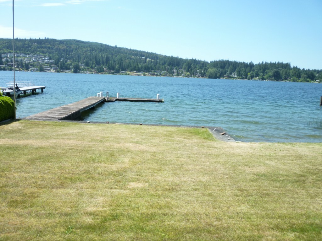 Property Photo:  2106 Dellesta Dr  WA 98226 