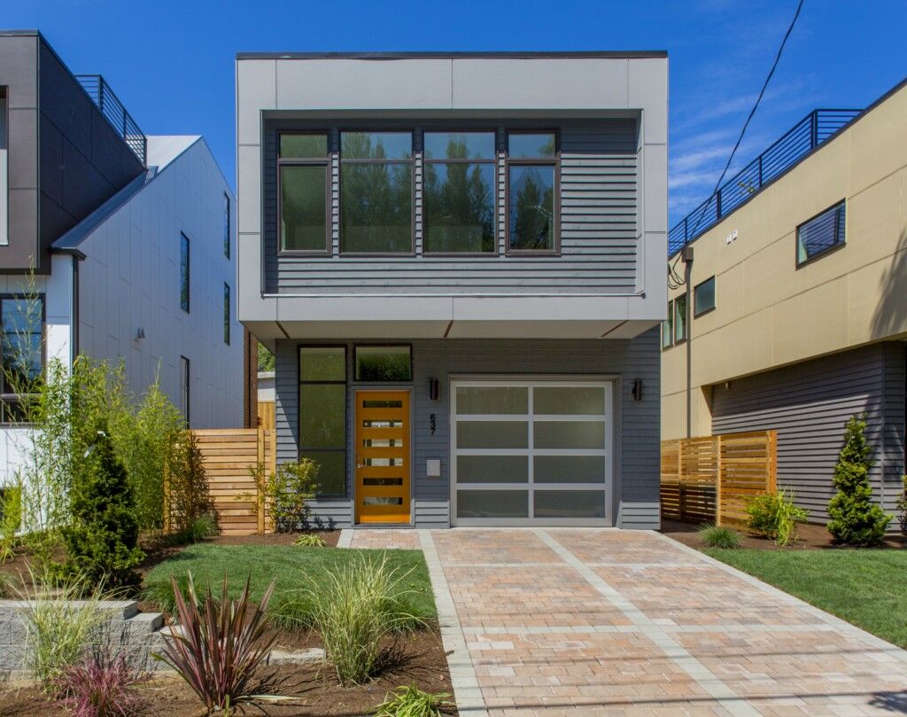 Property Photo:  637 34th Avenue  WA 98122 