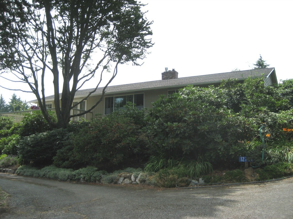Property Photo: 12744 Country Club Place WA 98233