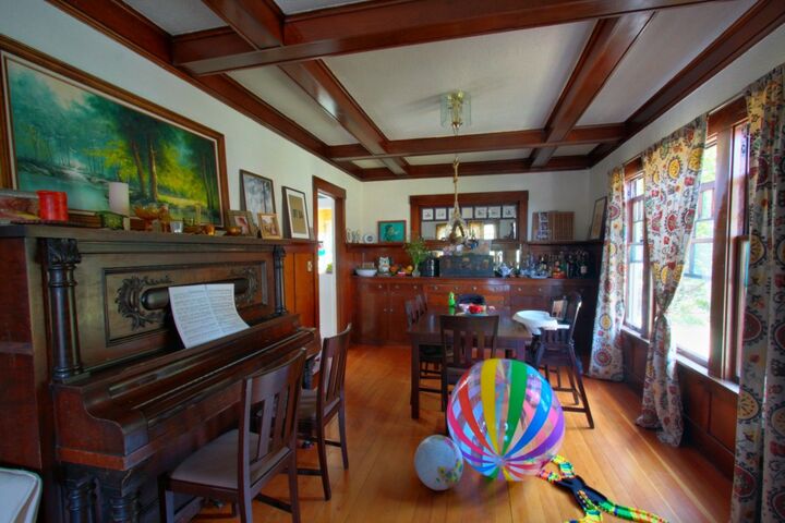 Property Photo:  4215 S Lucile St  WA 98118 