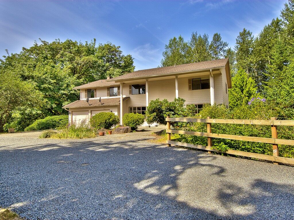 Property Photo: 9612 171st Ave SE WA 98290