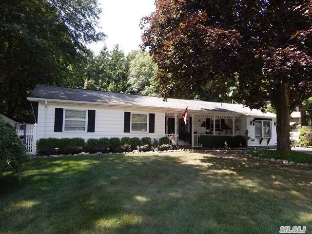 Property Photo:  20 Blackfoot Trail  NY 11786 