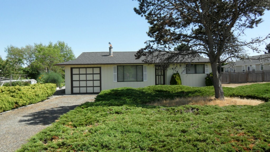 Property Photo: 8118 Cowichan Rd WA 98230