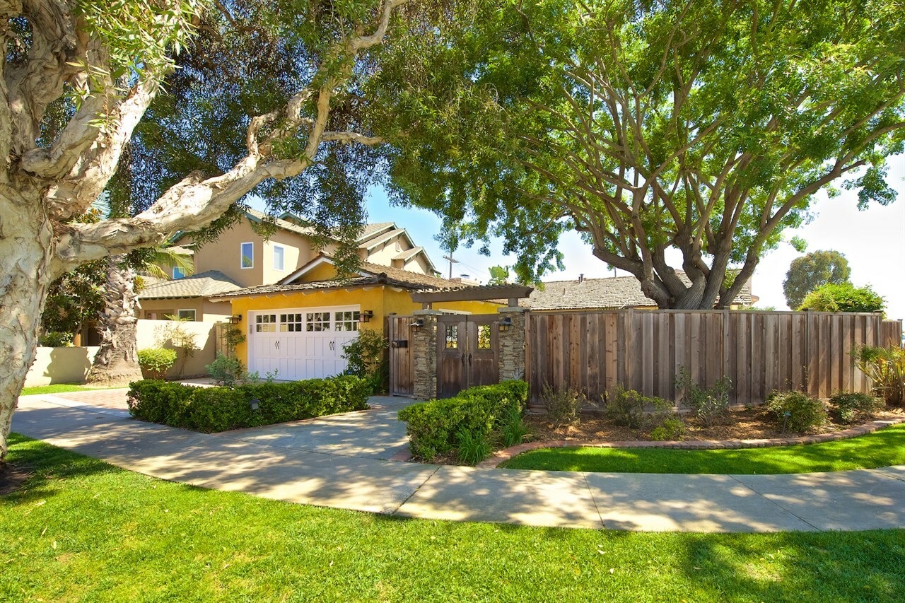 Property Photo: 1111 Pine Street CA 92118