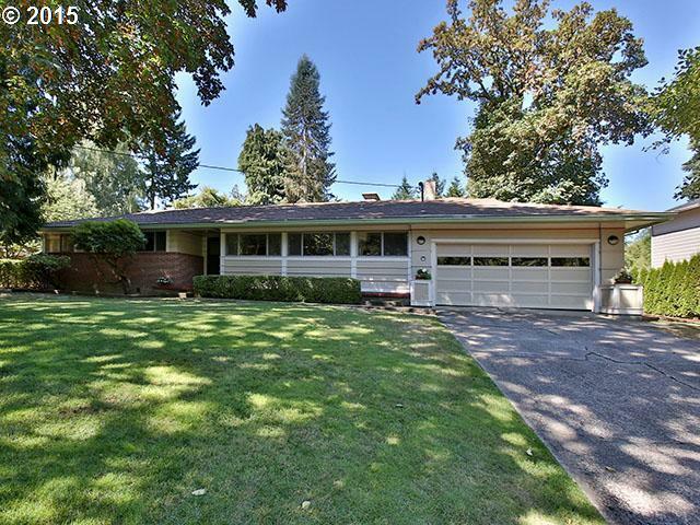 Property Photo: 18481 Trillium Dr OR 97068