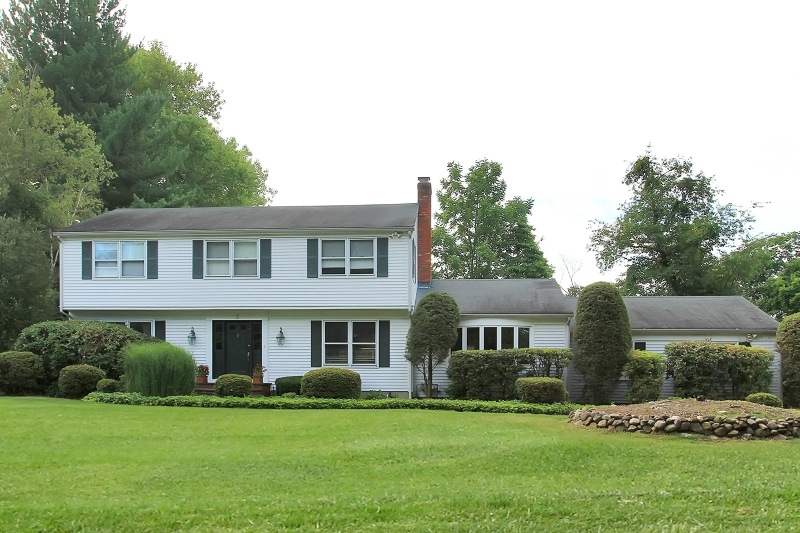 Property Photo: 3 Hilton Pl NJ 07645