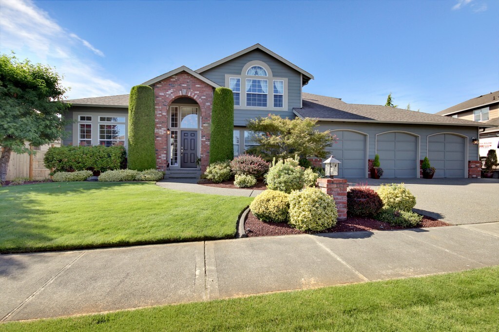 Property Photo: 9924 183rd Ave E WA 98391