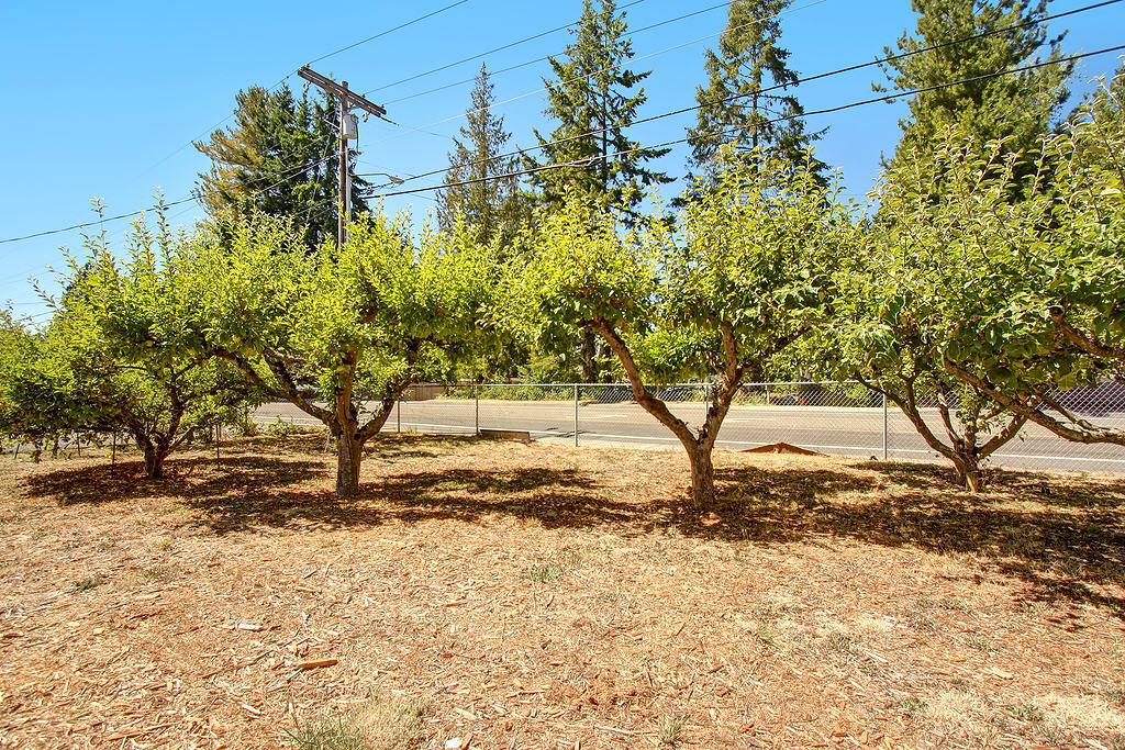 Property Photo:  13401 Beverly Park Rd  WA 98087 