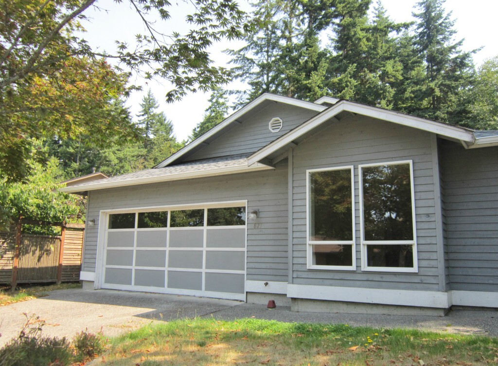 Property Photo: 821 40th St WA 98229
