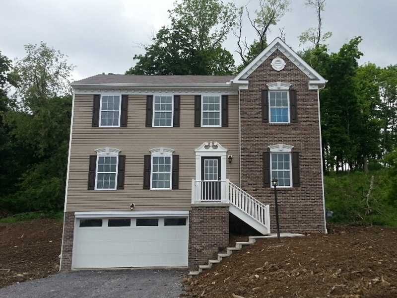 Property Photo: 261 Foxwood Rd PA 15108