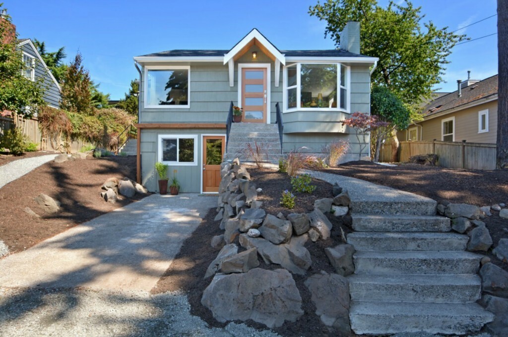 Property Photo:  11014 Palatine Ave N  WA 98133 