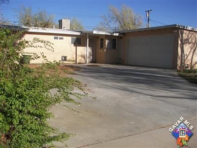 Property Photo:  44032 E 2nd Street  CA 93535 